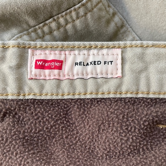 Wrangler Men's  Size 40x32 Flannel lined Tan Cargo Pants - Picture 7 of 7